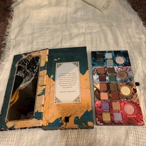 Urban Decay game of thrones eyeshadow palette